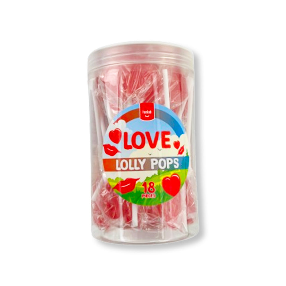 Un emballage transparent avec à l’intérieur des sucettes en forme de coeur rouge dans des emballages individuels, le tout sur fond blanc