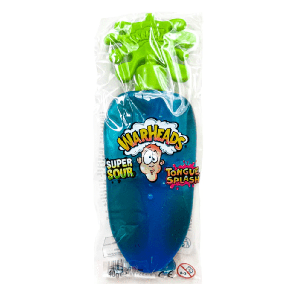 Un emballage transparent permettant de voir un bonbon bleu en forme de langue avec un capuchon vert en forme de splash. Le tout sur fond blanc