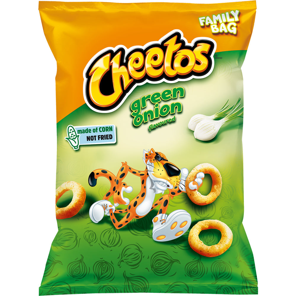 Un paquet orange et vert sur fond blanc avec des chips en forme d’anneaux avec des oignons jeunes et un tigre qui en a un dans sa patte
