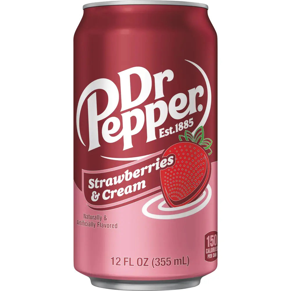 Une canette rouge au-dessus et rose en-dessous avec le logo blanc de Dr Pepper et une fraise à droite, le tout sur fond blanc