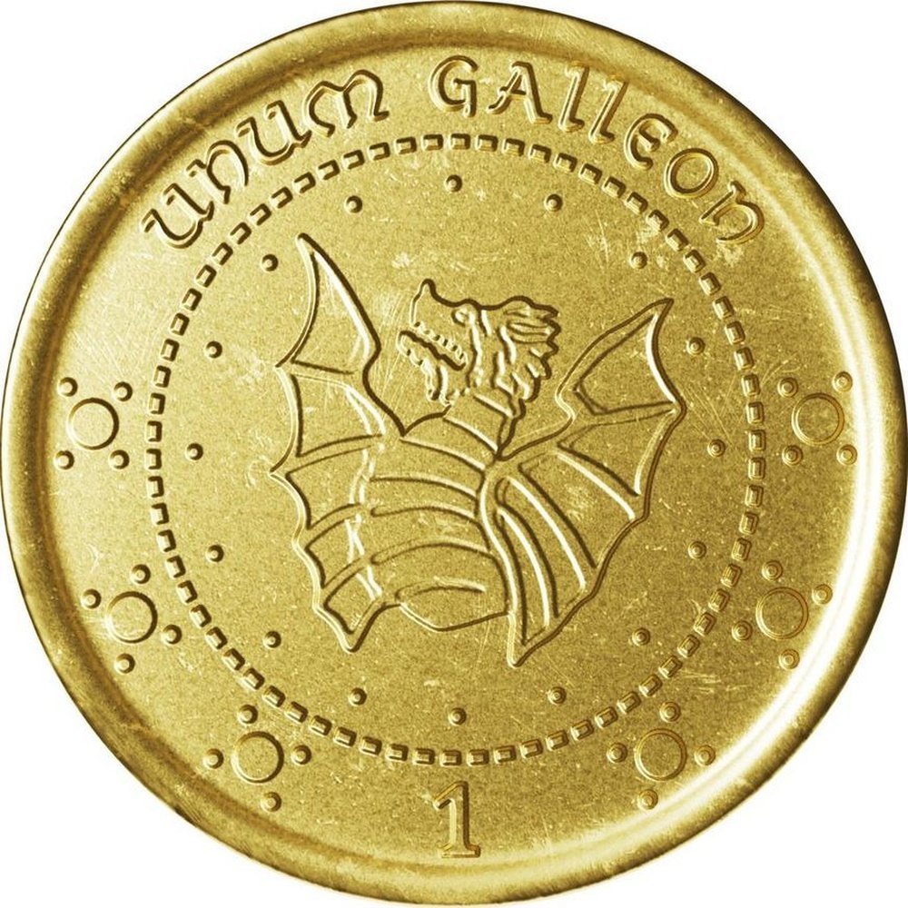 Un médaillon rond et doré avec un dragon au centre, le tout sur fond blanc