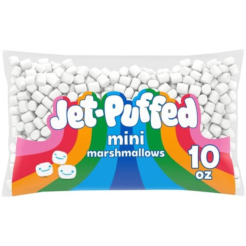 Un paquet transparent avec des marshmallows blancs et sur le paquet il y a la partie du bas qui est multicolore, le tout sur fond blanc 