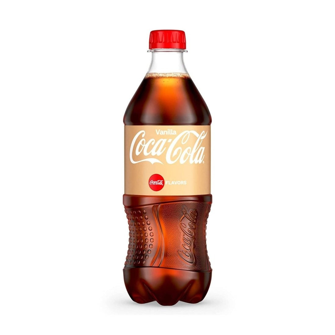 Une bouteille transparente d’une boisson brune avec une étiquette beige et un bouchon rouge, le tout sur fond blanc